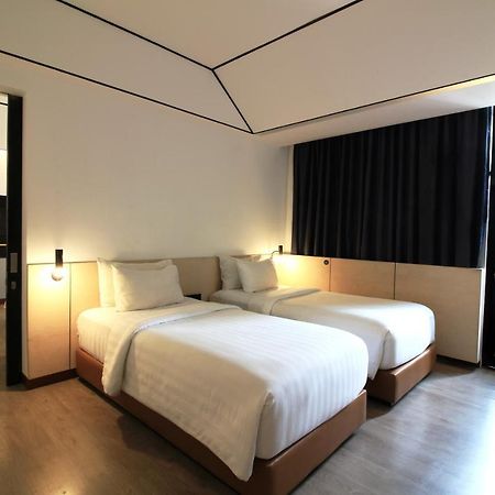 Gaia Cosmo Hotel Джокьякарта Экстерьер фото
