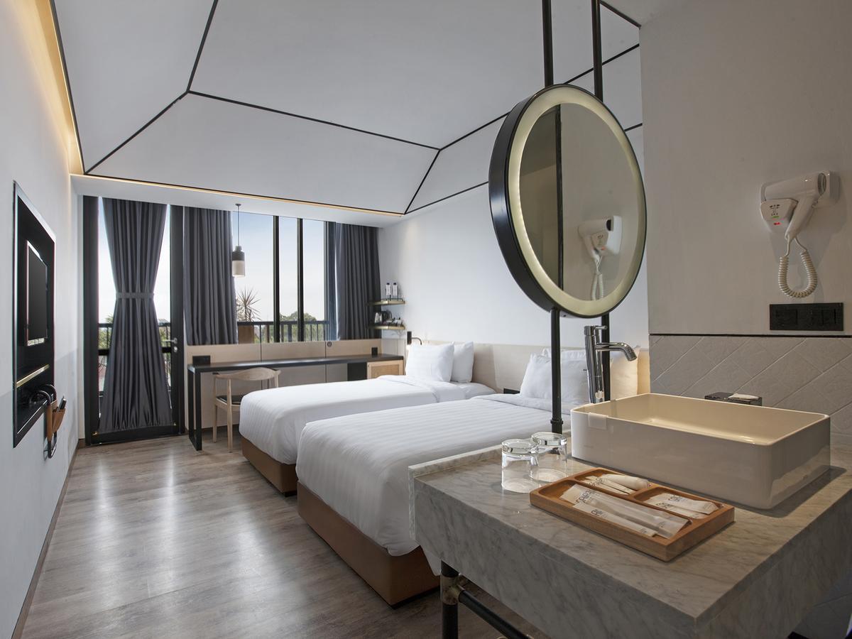 Gaia Cosmo Hotel Джокьякарта Экстерьер фото