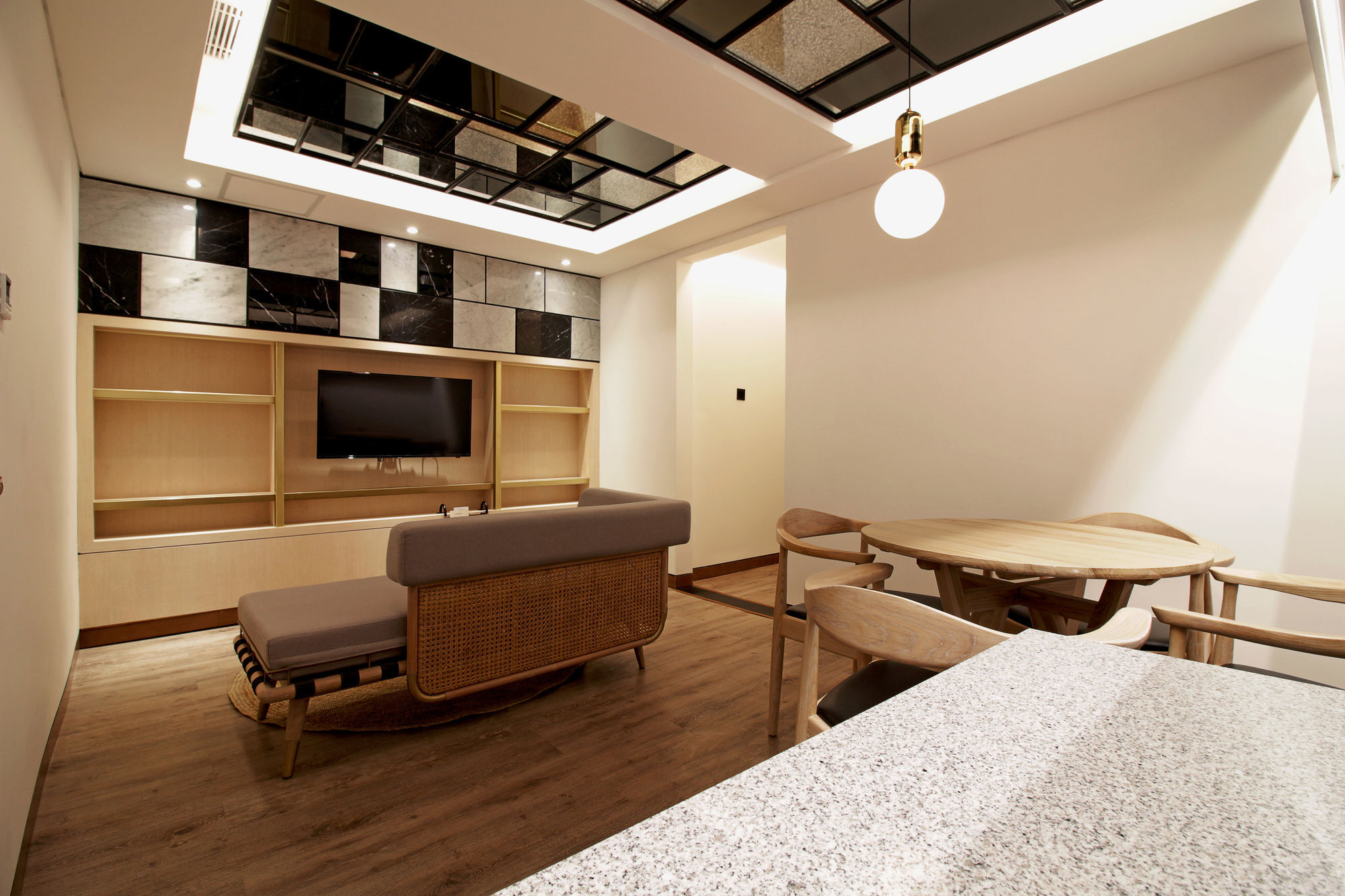 Gaia Cosmo Hotel Джокьякарта Экстерьер фото
