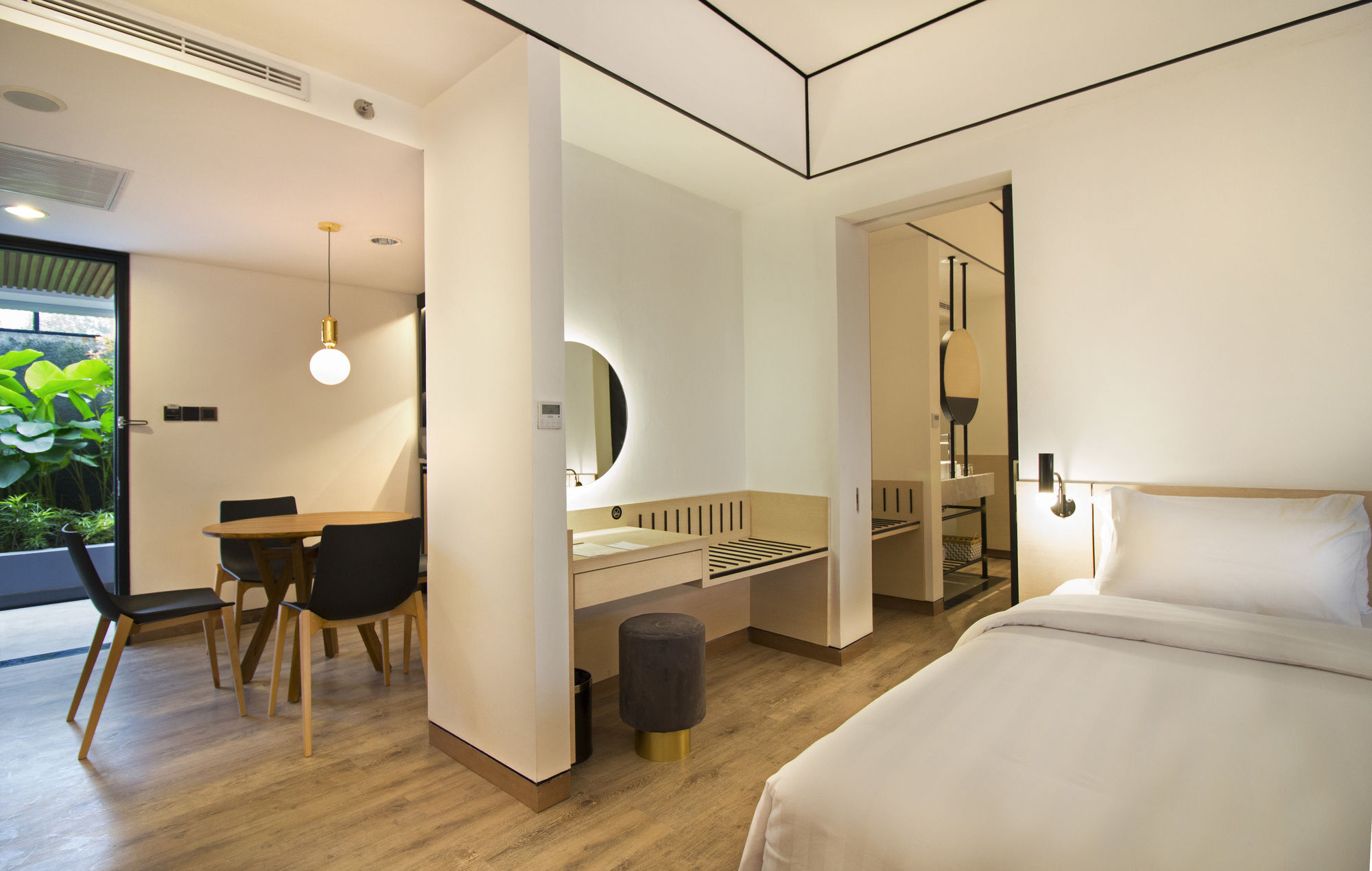 Gaia Cosmo Hotel Джокьякарта Экстерьер фото