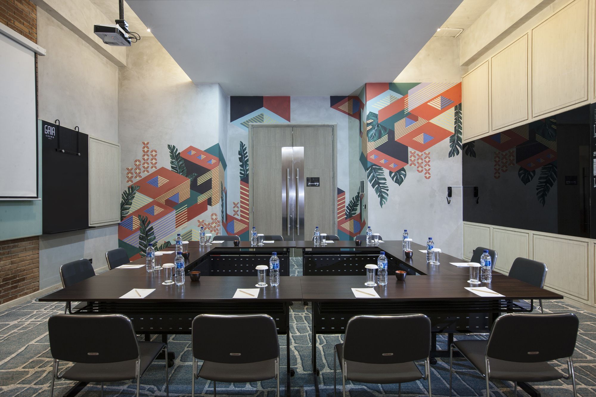 Gaia Cosmo Hotel Джокьякарта Экстерьер фото